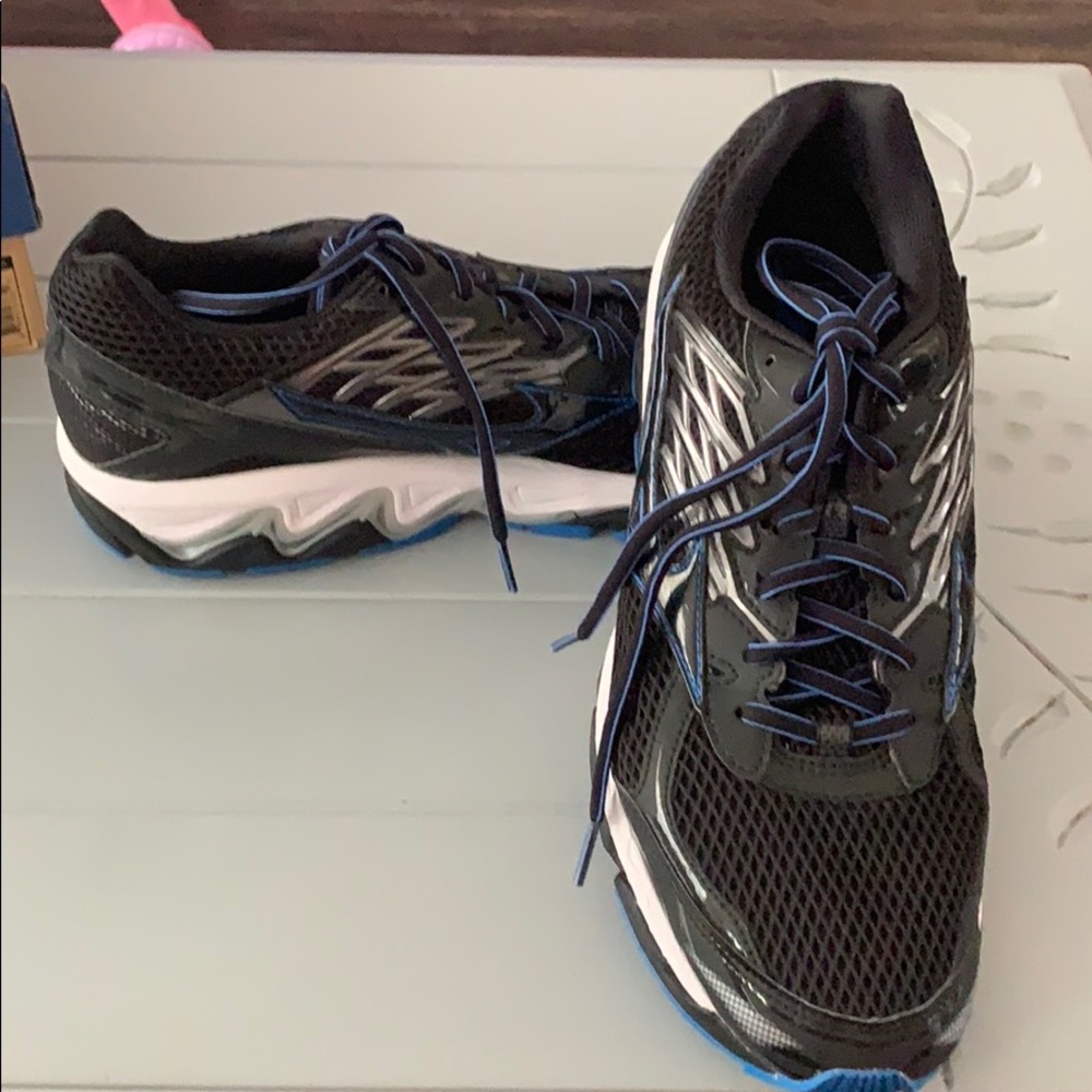 Mizuno Wave Paradox 3 men’s Athletic shoes